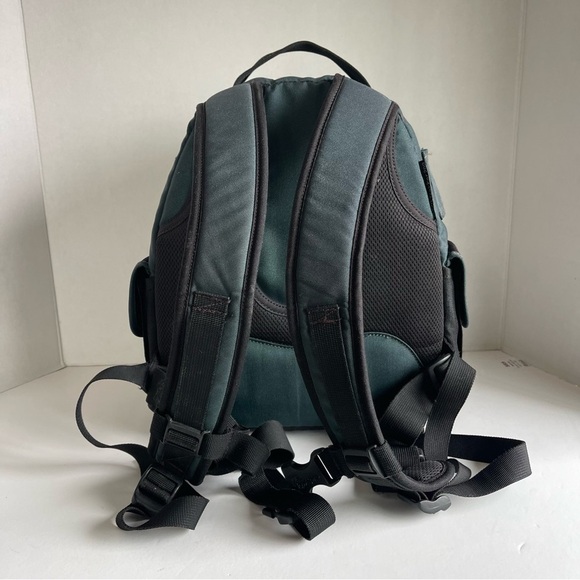Lowepro Micro Trekker 200 Camera Backpack - Picture 5 of 12